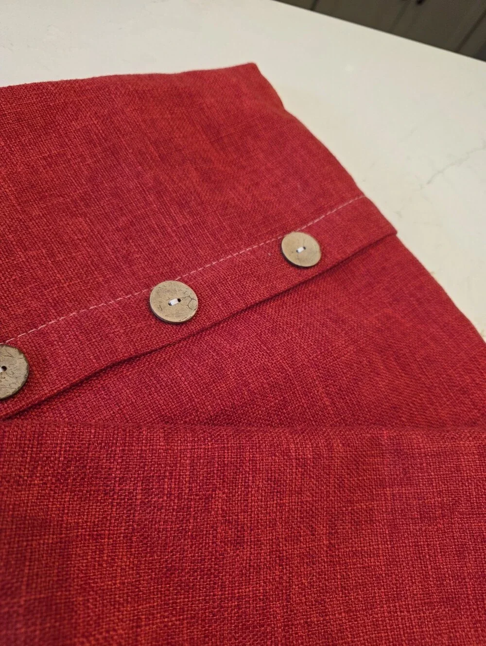 N/A red throw